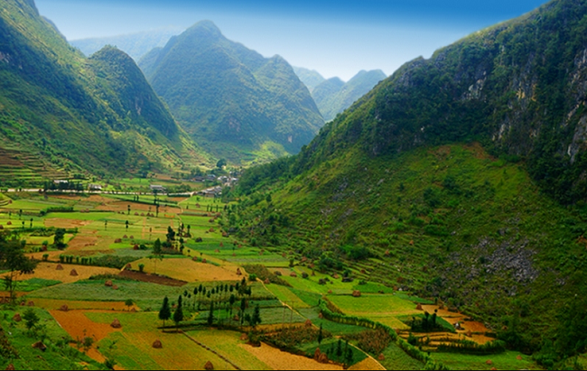 Về Thăm thung lũng Sủng Là – đóa hoa rực rỡ giữa cao nguyên đá Về Thăm thung lũng Sủng Là – đóa hoa rực rỡ giữa cao nguyên đá