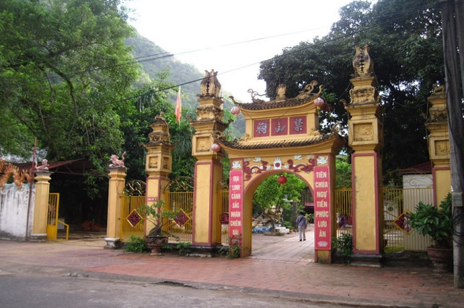 Khám phá núi Cấm Sơn – Bức tranh hùng vỹ giữ thành phố Hà Giang