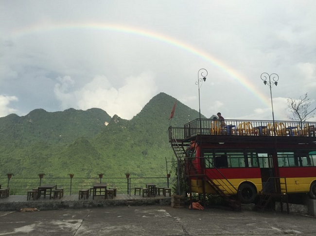 Khám phá núi Cấm Sơn – Bức tranh hùng vỹ giữ thành phố Hà Giang