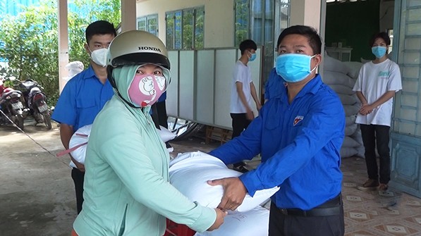 Chính sách hỗ trợ gạo dành cho hộ nghèo, cận nghèo