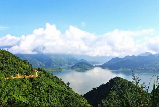 Revedu lịch Hòa Bình: Tham quan thung lũng Ba Khan - “thiên đường bị lãng quên” ở Hòa Bình Revedu lịch Hòa Bình: Tham quan thung lũng Ba Khan - “thiên đường bị lãng quên” ở Hòa Bình