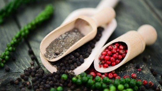 Cập nhật giá hồ tiêu hôm nay 12/12/2021: Giảm 500 đồng/kg tại Đông Nam Bộ