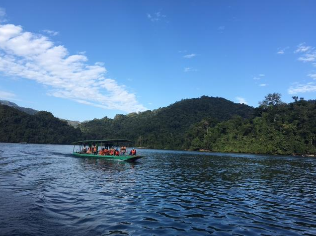 Review du lich Bắc Kạn: Khám phá hồ Ba Bể - viên ngọc giữa núi rừng Đông Bắc