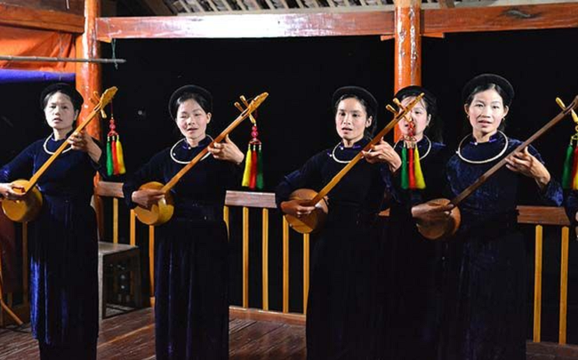 Hát then - Ảnh: nhommua Hát then - Ảnh: nhommua