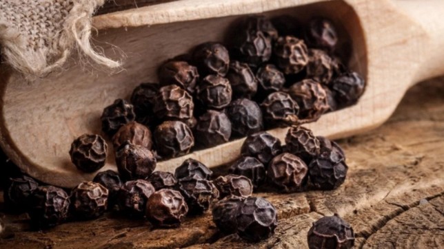 Cập nhật giá hồ tiêu hôm nay 30/12/2021: Duy trì đà tăng