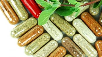 Nâng cao nhận thức khi sử dụng mỹ phẩm, thực phẩm chức năng