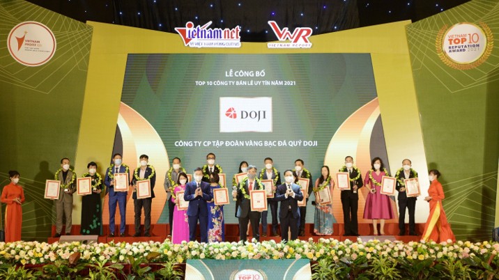 Tập đoàn Vàng bạc Đá quý DOJI được vinh danh tại Lễ công bố Top 10 Công ty Bán lẻ uy tín năm 2021