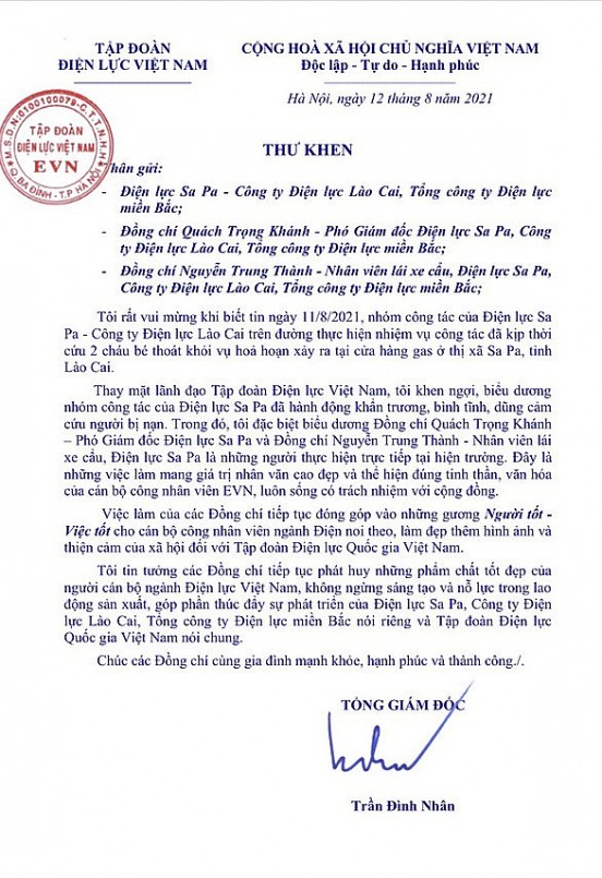 hư khen của Tổng giám đốc EVN Trần Đình Nhân - Ảnh: EVNNPC