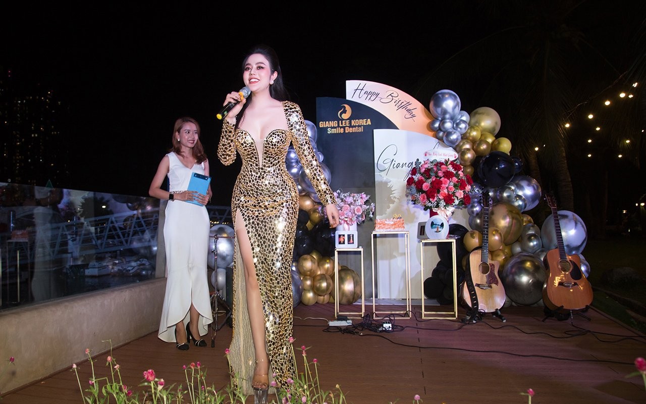 Nữ hoàng Doanh nhân Giang Lee tổ chức sinh nhật khủng trên bến du thuyền tại biệt thự Lan Anh