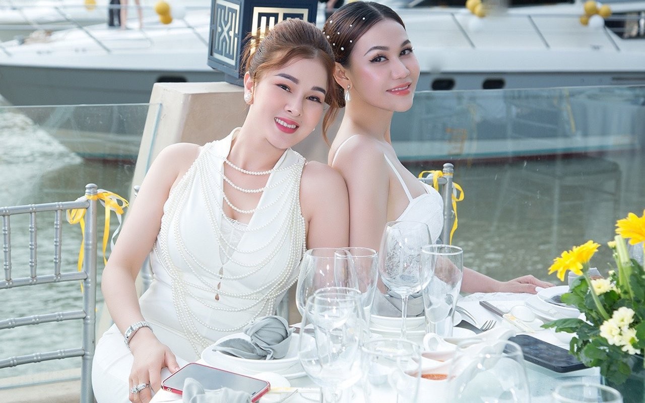 Nữ hoàng Doanh nhân Giang Lee tổ chức sinh nhật khủng trên bến du thuyền tại biệt thự Lan Anh