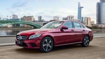 Thị trường xe ô tô: 4 mẫu xe sang rẻ nhất thị trường Việt