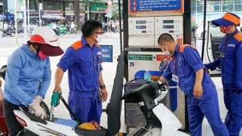Giá xăng dầu hôm nay 21/10: Chưa có dấu hiệu phục hồi