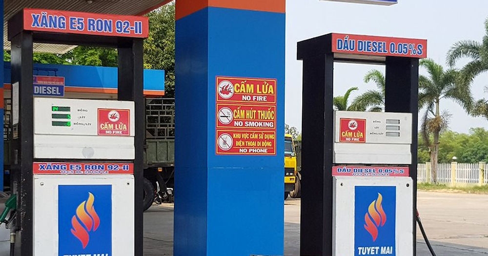 Giá xăng dầu hôm nay 29/10: Giá dầu tiếp tục giảm do lượng tồn kho quá lớn