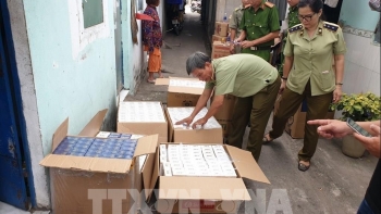 Bình Dương: phát hiện cơ sở tàng trữ hơn 10.000 bao thuốc lá giả