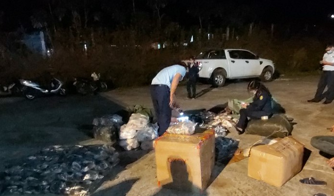 Kon Tum: Phát hiện đối tượng kinh doanh hàng hóa không rõ nguồn gốc