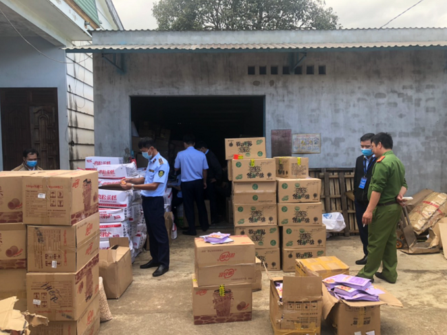 Gia Lai: Xử phạt một cơ sở hơn 50 triệu đồng vì bán thực phẩm nhập lậu