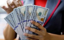 Giá vàng và tỷ giá ngoại tệ ngày 24/1: Giá vàng tiến sát mốc 62 triệu đồng/lượng