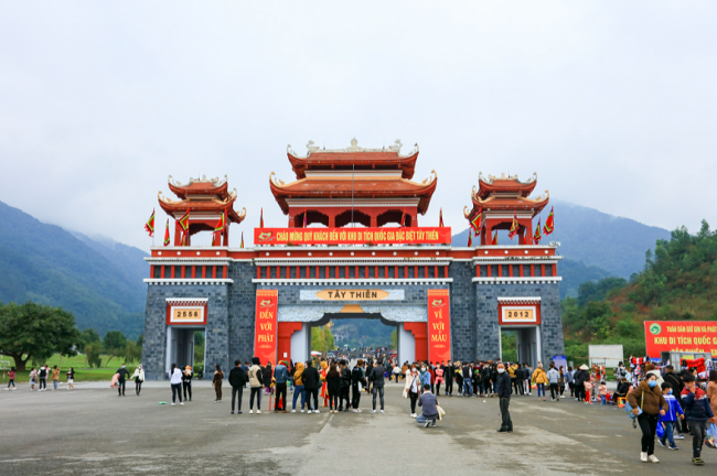 Tam Đảo thu hút hàng vạn lượt khách đến du Xuân đầu năm