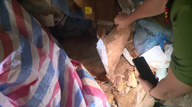 Sơn La: Phát hiện hơn 3,6 tạ thịt gà đông lạnh bị nấm mốc