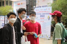 Bản tin COVID-19 ngày 16/5: Học sinh F0 có được thi tốt nghiệp THPT hay không?