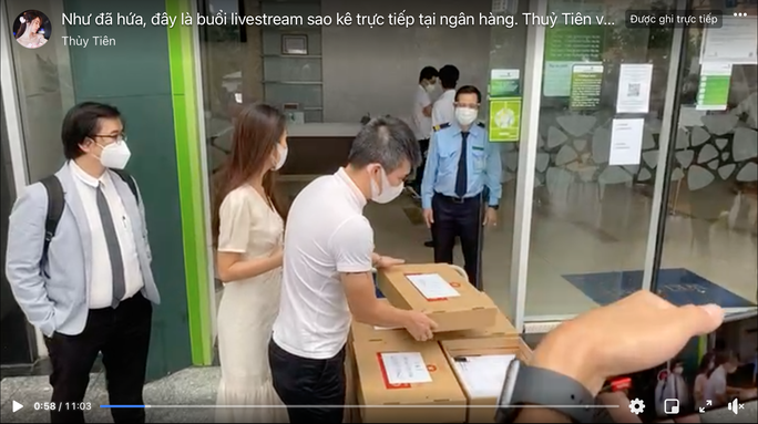 Vietcombank lên tiếng về "tạm khóa báo có tài khoản"