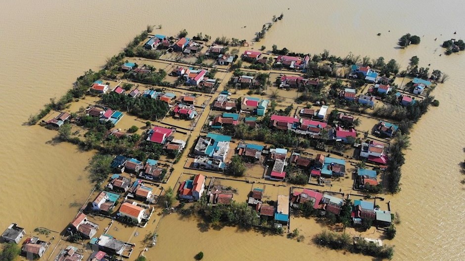 Không khí lạnh tăng cường: Miền Bắc xuống dưới 17 độ, miền Trung tiếp tục hứng chịu mưa lũ Không khí lạnh tăng cường: Miền Bắc xuống dưới 17 độ, miền Trung tiếp tục hứng chịu mưa lũ