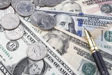 Giá vàng và tỷ giá ngoại tệ ngày 29/10: Thị trường vàng quay đầu giảm sâu, USD đứng yên