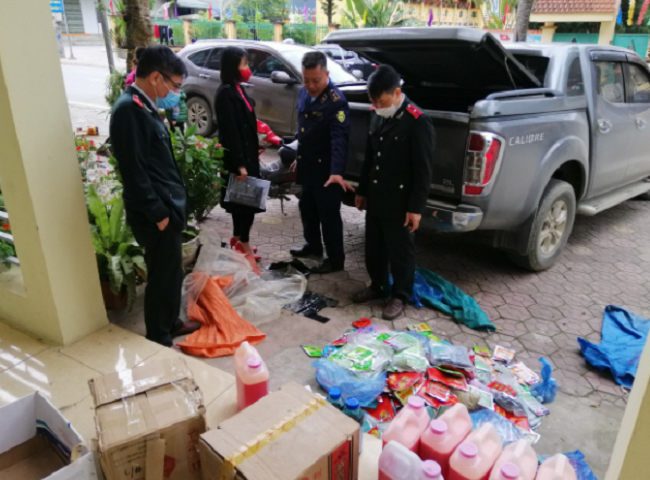 Lào Cai thu giữ hơn 100kg thuốc bảo vệ thực vật không chủ