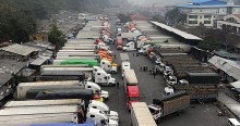 Lại ùn tắc nông sản tại cửa khẩu, giải pháp nào doanh nghiệp xuất khẩu để tránh thiệt hại?