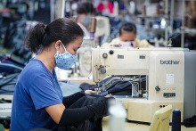 Thưởng Tết 2022: Khối sản xuất, dịch vụ lo lắng còn dân ngân hàng vẫn "rung đùi" đợi thưởng to