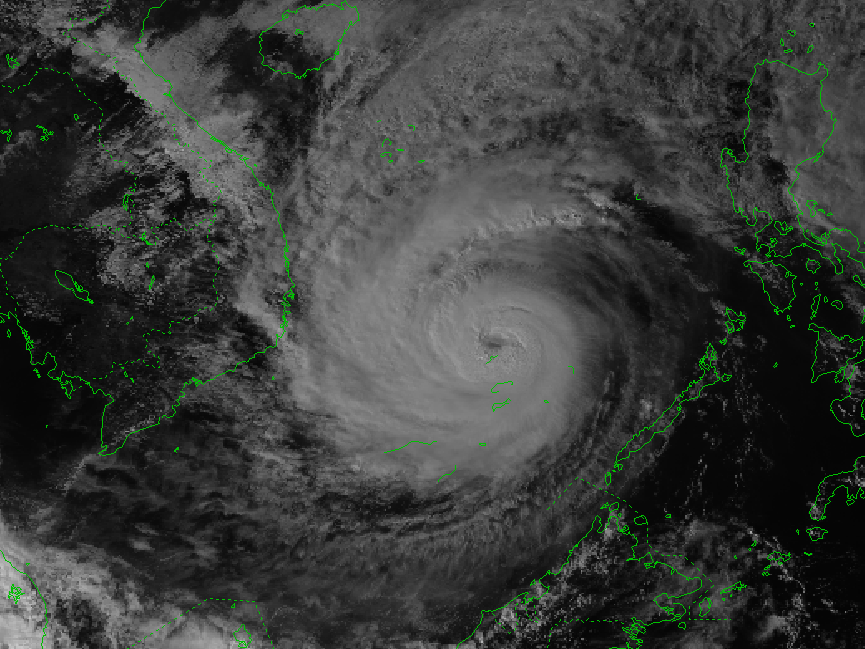 Bão số 9 mạnh thêm 1 cấp, tiến nhanh vào Quảng Ngãi - Phú Yên