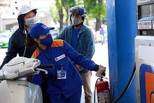 Giá xăng dầu đồng loạt tăng mạnh trở lại