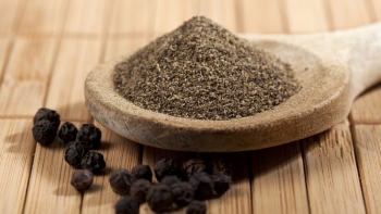 Giá hồ tiêu hôm nay 12/1: Tiếp tục giảm