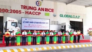 Xuất khẩu lô gạo đầu tiên của năm 2021 sang Singapore và Malaysia