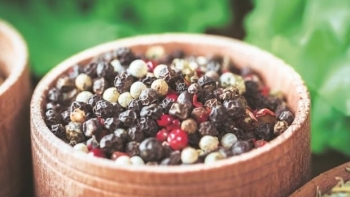 Giá hồ tiêu hôm nay 25/1: Thấp nhất 50.500 đồng/kg