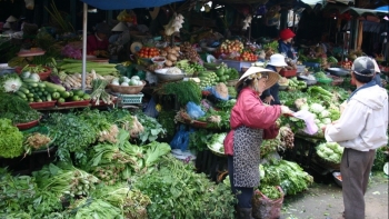 Giá rau củ quả hôm nay 7/2: Hạ thấp