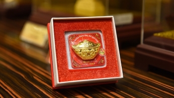 Cập nhật giá vàng hôm nay 17/2: Giảm sâu