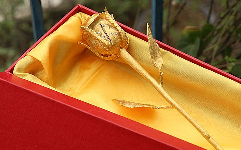 Thị trường hoa 8/3: Hoa tươi tăng giá, hoa "vàng" có lên ngôi? Thị trường hoa 8/3: Hoa tươi tăng giá, hoa "vàng" có lên ngôi?