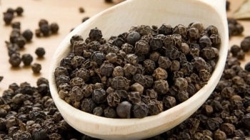 Giá hồ tiêu hôm nay 27/9: Đồng loạt tăng