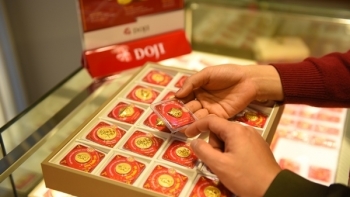 Cập nhật giá vàng hôm nay 4/10: Giảm nhẹ