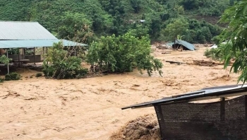 Tin bão lũ khẩn cấp, nâng mức cảnh báo rủi ro thiên tai