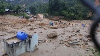 Quảng Nam lại sạt lở đất, 11 người gặp nạn