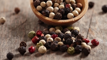 Giá hồ tiêu hôm nay 1/11: Duy trì ở mức cao