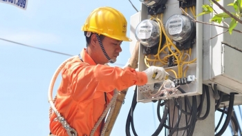 Vì sao giá điện nhập khẩu rẻ hơn điện trong nước?