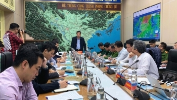 Gấp rút chuẩn bị ứng phó với bão số 10