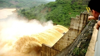 Xả lũ khi dân đang tránh bão, thủy điện Đăk Mi 4 bị yêu cầu bồi thường