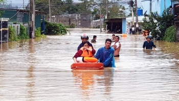 Quảng Ngãi: Hàng ngàn người chạy lũ trong đêm