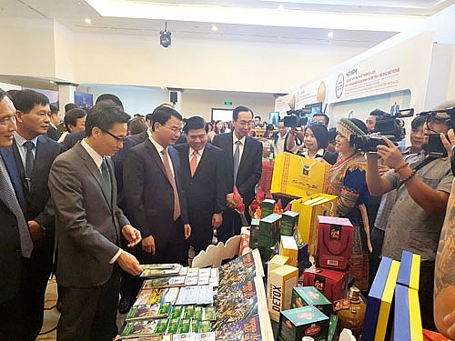 Liên kết hợp tác phát triển du lịch giữa TP Hồ Chí Minh và 8 tỉnh Tây Bắc Liên kết hợp tác phát triển du lịch giữa TP Hồ Chí Minh và 8 tỉnh Tây Bắc