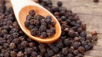 Giá hồ tiêu hôm nay 20/12: Chưa ngừng tuột dốc