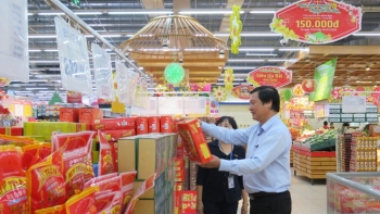 Thị trường hàng Tết 2021: Giá có thể tăng nhẹ nhưng giữ bình ổn